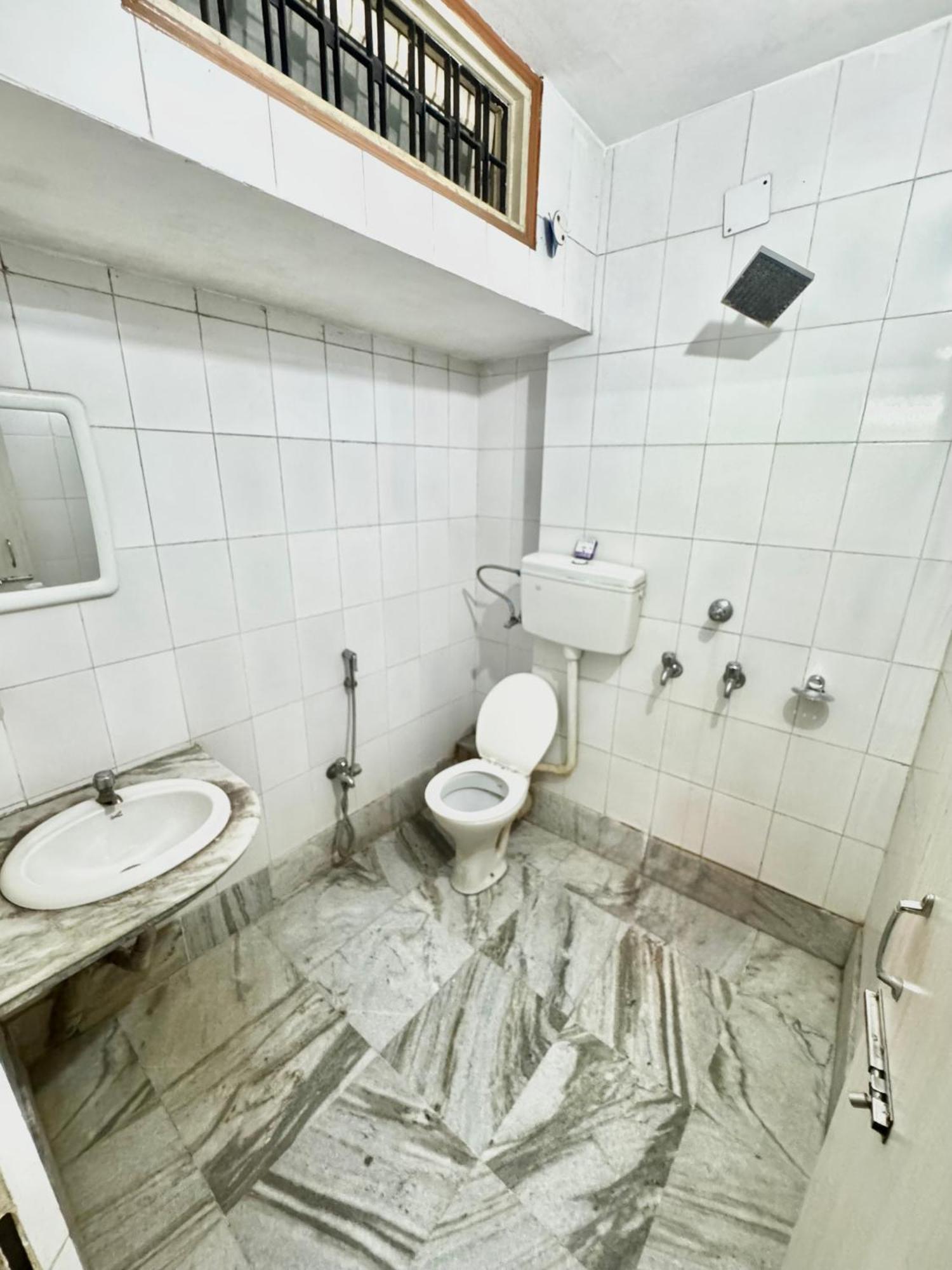 Hotel B K R Guwahati Ngoại thất bức ảnh